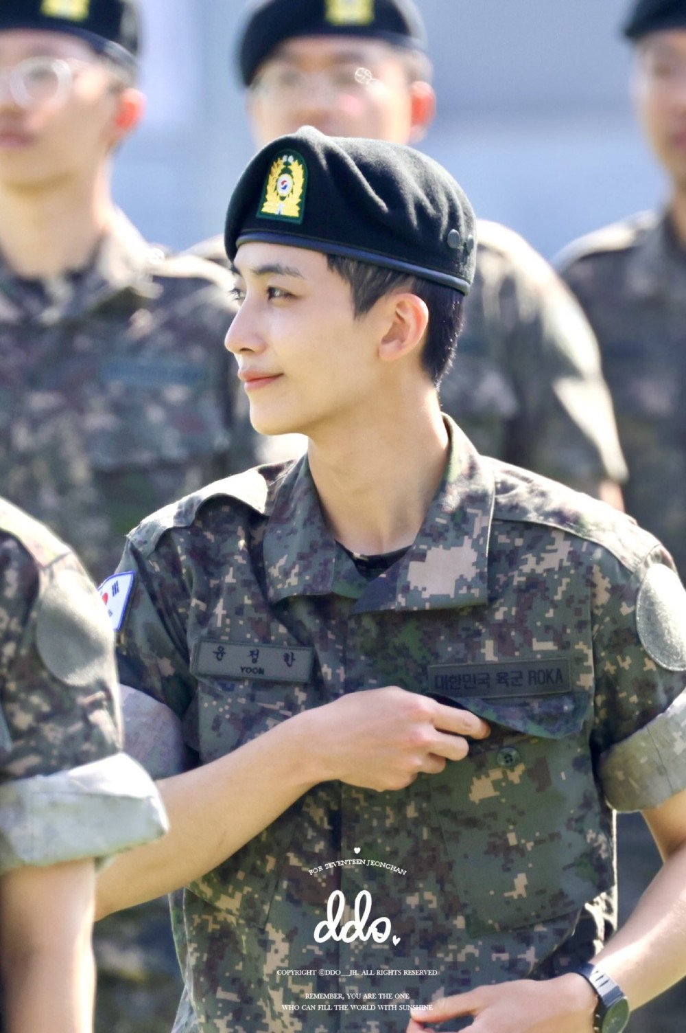 Seventeen's Jeonghan Captivates with His Looks at New Recruit Training Graduation Ceremony 6 Jeonghan ceremony image 4