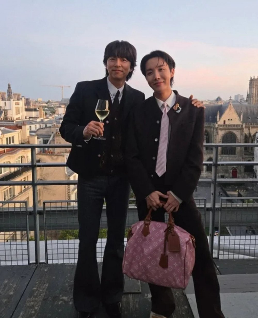 j-hope in Paris pose 2