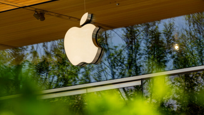 Apple's WWDC Launches With Emphasis on AI