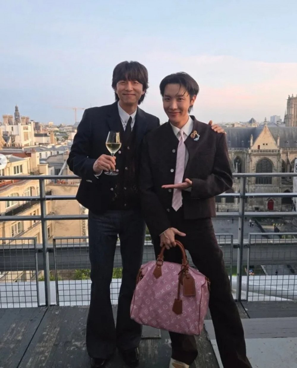 j-hope in Paris pose 1