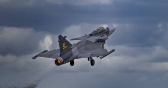 Gripen E fighter jet with Centaur AI control