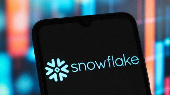 Snowflake, database, Crunchy Data, PostgreSQL
