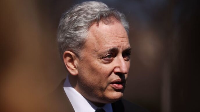 Trump AI Chief Criticizes ‘Doomer Cult,’ Doubts Massive Job Losses