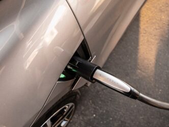 lucid-tesla ev charger