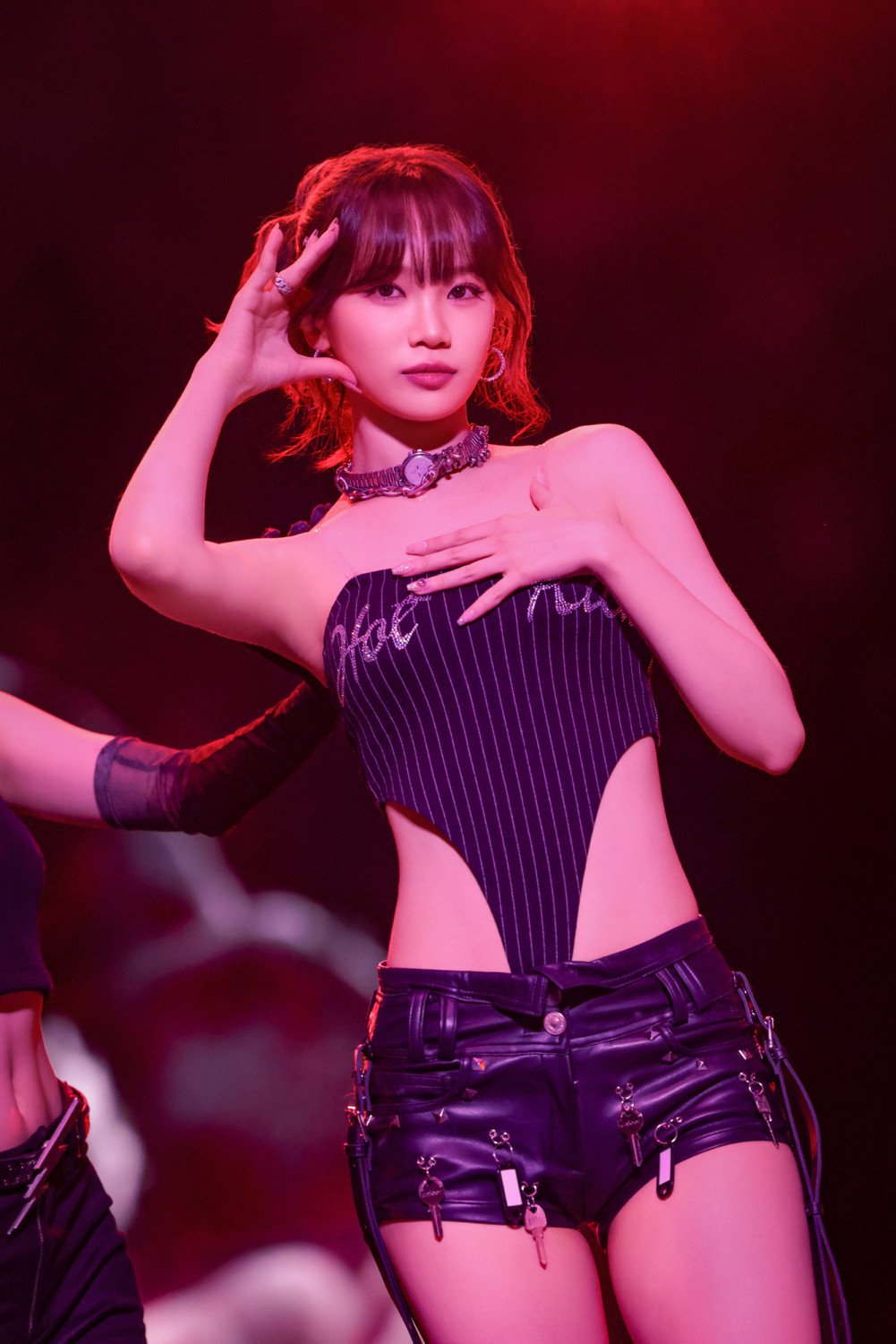 LE SSERAFIM Ignites Stage With Electrifying Performances at Sold-Out 'EASY CRAZY HOT' Manila Concert 10 Chaewon birthday celebration