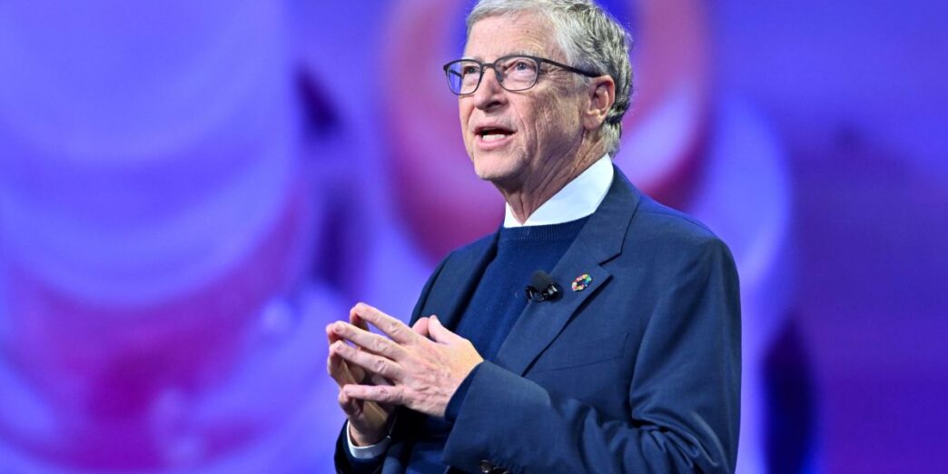Bill Gates Says AI Progress Astonishes Him, Experts Unsure If It Will Replace Humans in One Year or Ten