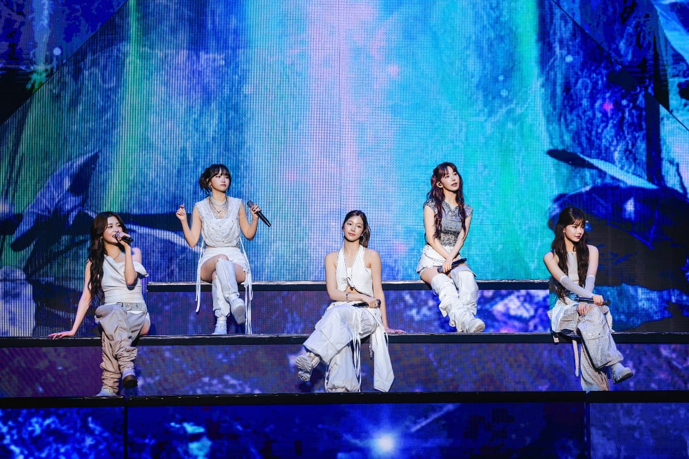LE SSERAFIM Ignites Stage With Electrifying Performances at Sold-Out 'EASY CRAZY HOT' Manila Concert 1 LE SSERAFIM concert in Manila