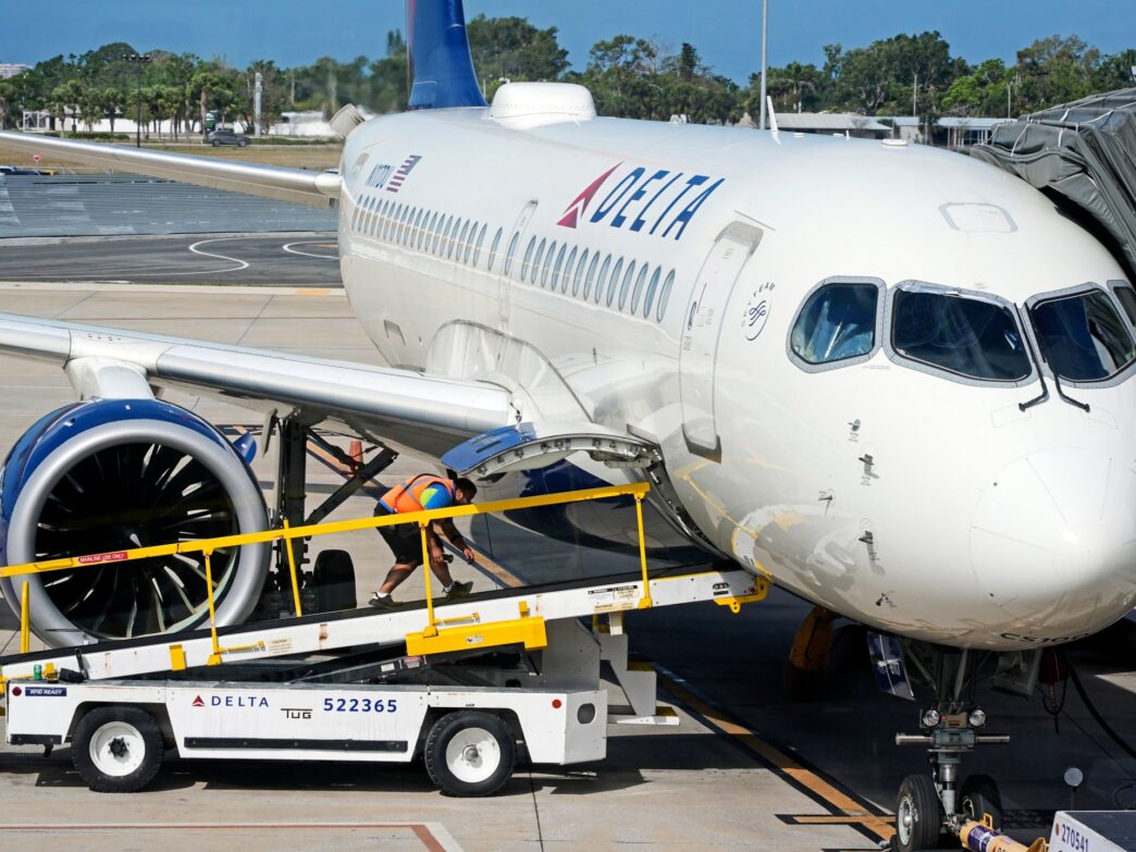 US Lawmakers Question Potential AI Application in Personalized Flight Pricing