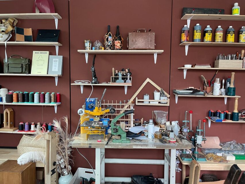 IVE Faces IVE: Starship Entertainment Accused of Copyright Dispute with Small Business 1 Mr. Park Ki Dong’s leather goods studio. | *@ive_1972/Instagram*