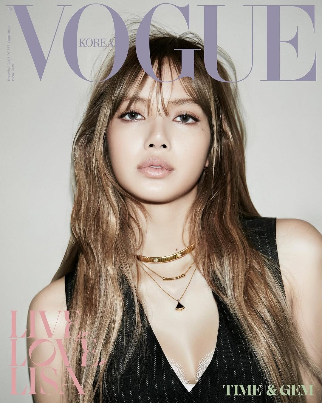 BLACKPINK's Lisa Displays Stunning New Look in Recent Photoshoot 2 Lisa edgy hair