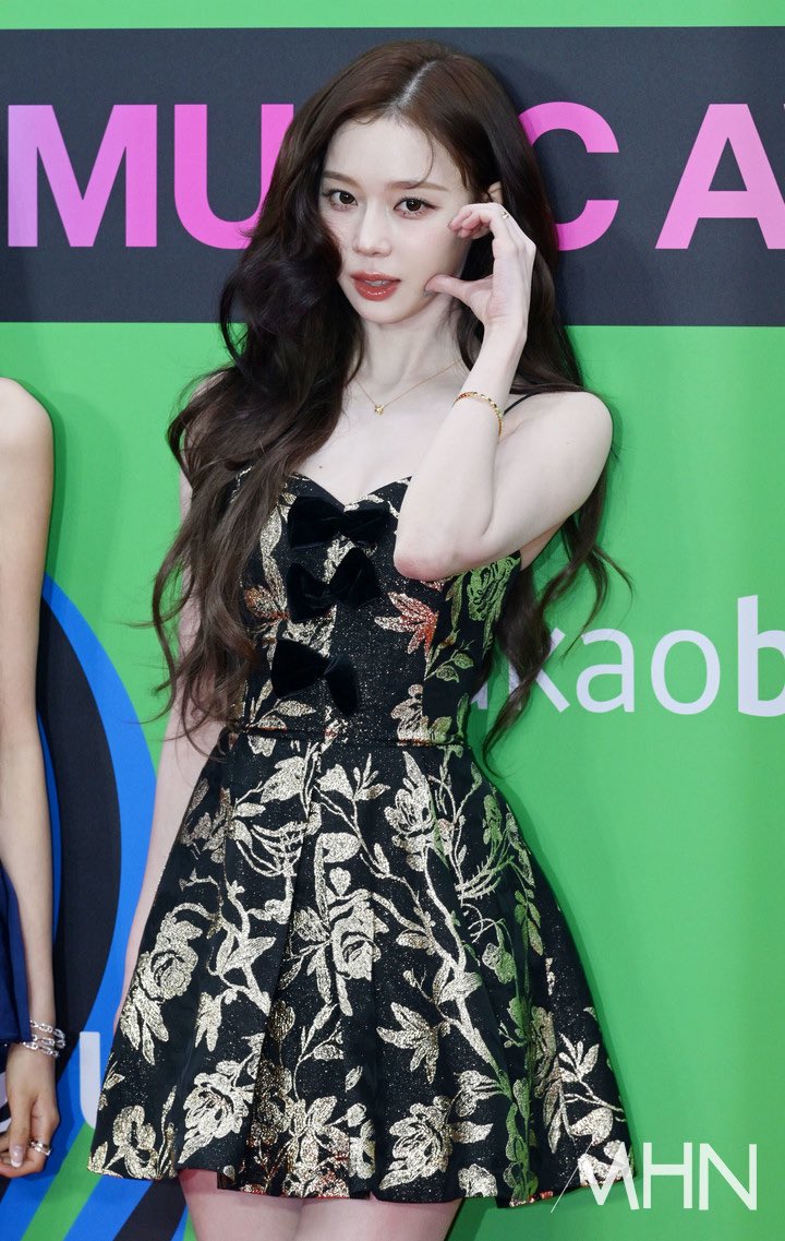 Aespa’s “Risky” Red Carpet Outfits at Melon Music Awards Face Backlash 3 aespa outfits detail