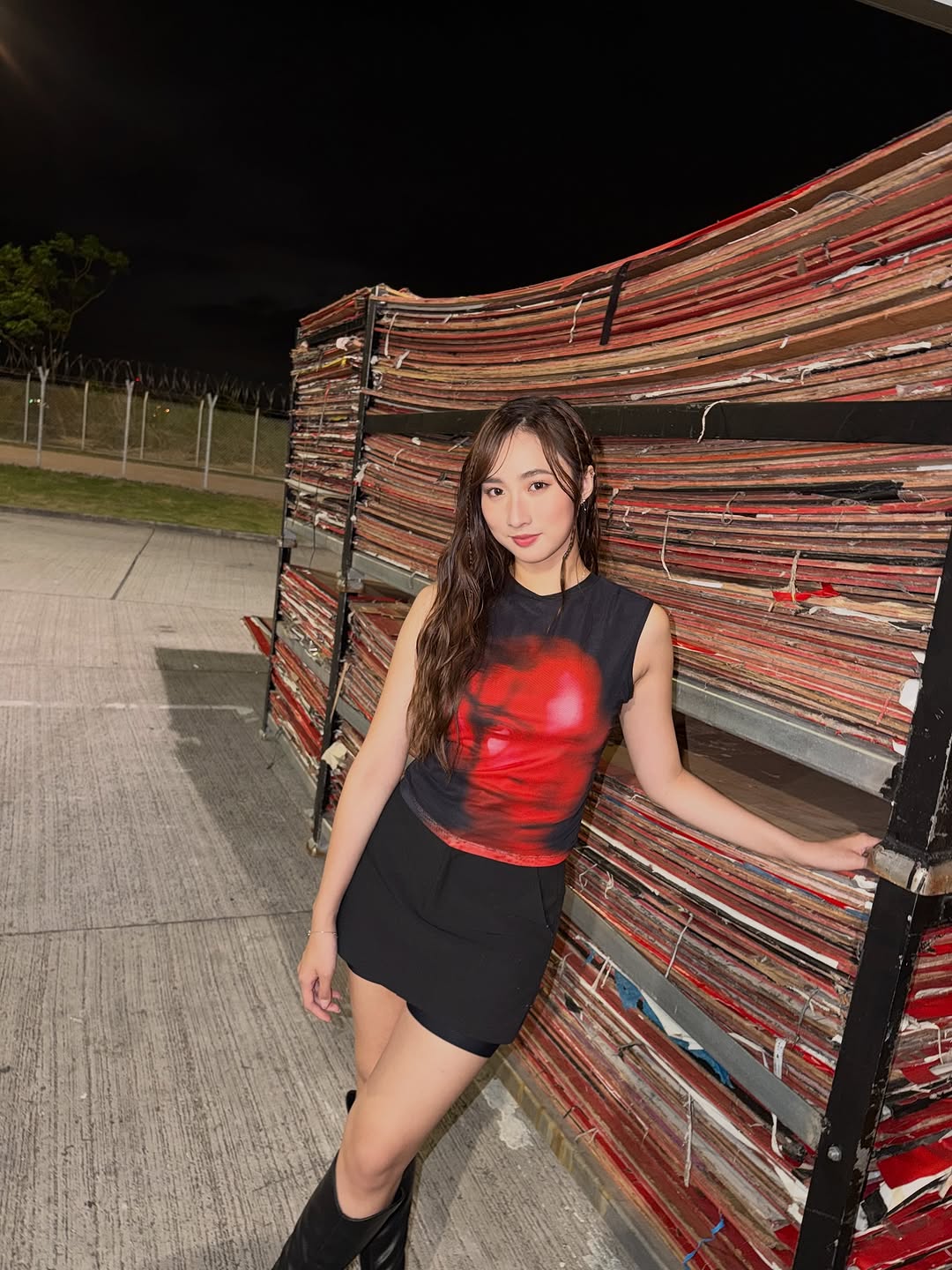 19-Year-Old Female Idol Seen in Intimate Moment with 32-Year-Old Actor in Leaked Photo 2 Yumi Chung Instagram photo
