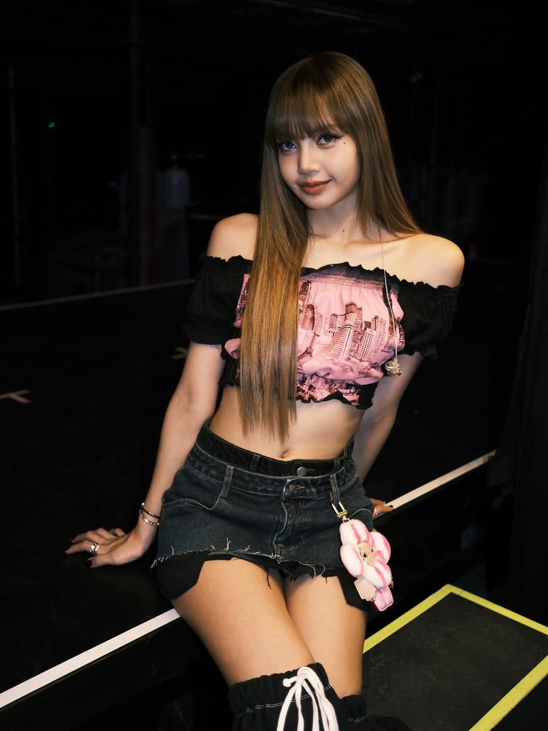 Hollywood Star’s Response to BLACKPINK’s Lisa at the Golden Globes Draws Attention 1 BLACKPINK Lisa | _@lalalalisa_m_