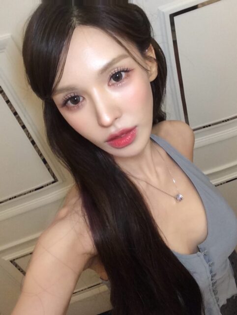 Wendy of Red Velvet Captures Notice with Her Recent Update 4 Red Velvet Wendy 3