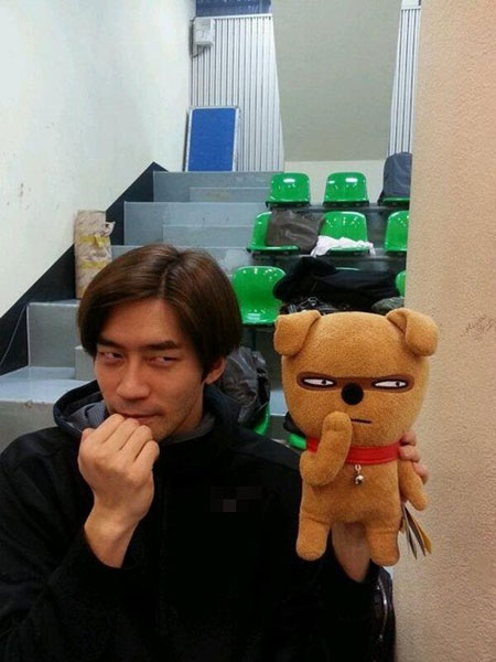 Shin Sung Rok behind the scenes