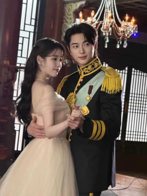 Perfect Crown leads IU (left) and Byeon Woo Seok (right)