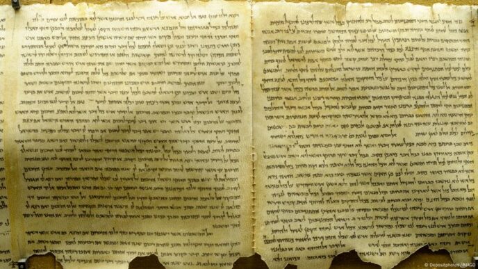 AI Discovers Dead Sea Scrolls Are Older Than Previously Believed – DW – 06/04/2025