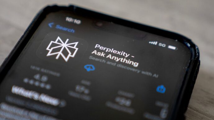 Apple Leaders Conducted Internal Discussions on Acquiring AI Startup Perplexity