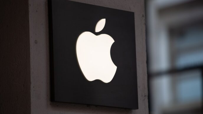 The Apple Store in Turin is placed in Via Roma in the center of the city.