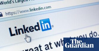 Graduates Reveal Job-Hunting Struggles Amid AI Impact After £90k Student Debt