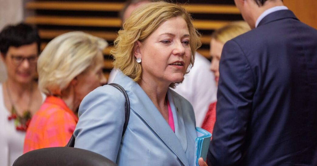 Mistral, ASML and Airbus CEOs add to the pressure on the AI Act