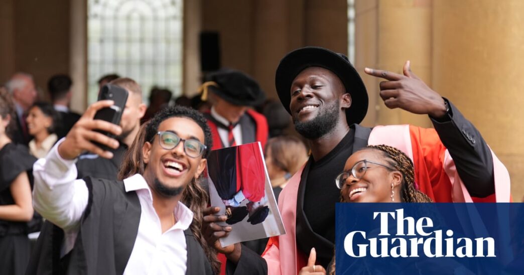 Workforce Shortage: Essential Insights for Graduates Facing AI in the Employment Sector