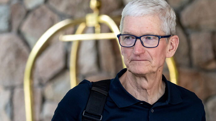 Apple Aims to Substantially Increase AI Investments and Considers Mergers and Acquisitions